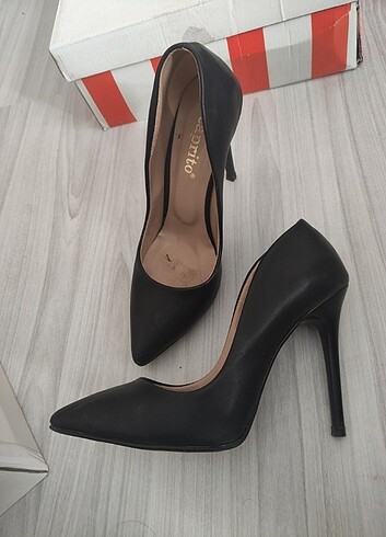 Diğer Siyah dik topuk stiletto