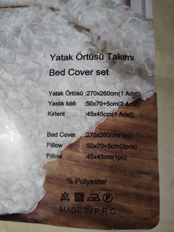 Beyaz Parlak Yatak Örtüsü - Görsel 3