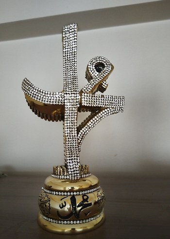 Parlak Altın Renkli Figürin - Görsel 3