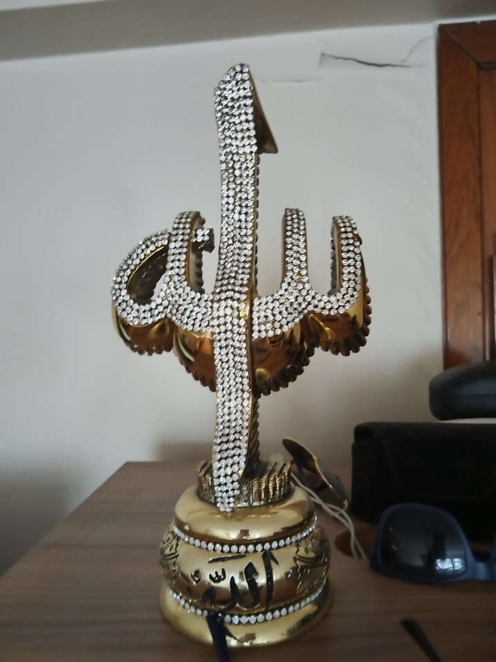 Parlak Altın Renkli Figürin - Görsel 2