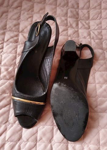 Klasik hakiki Siyah Deri Topuklu Kadın Ayakkabı - Görsel 3
