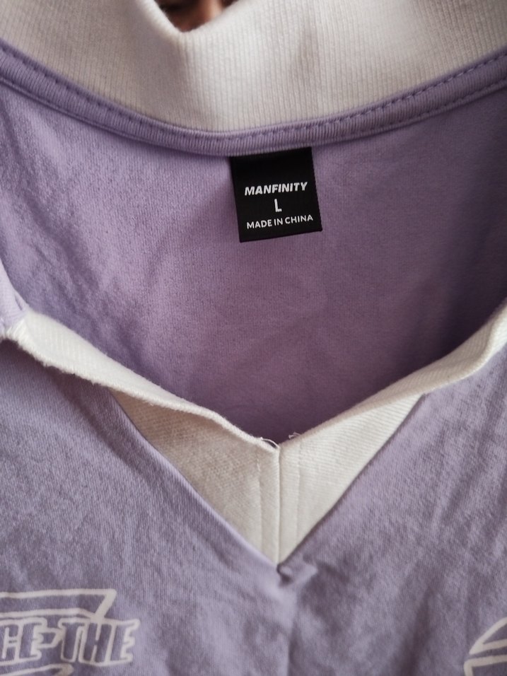 Mor V Yaka Kısa Kollu Pamuklu Tişört - Görsel 4