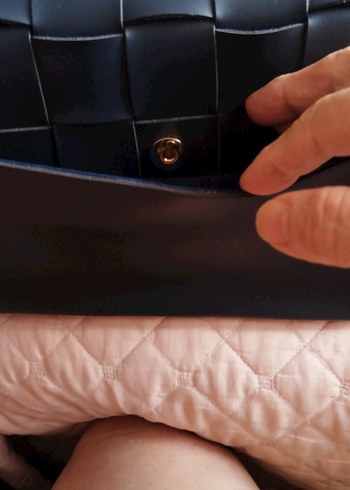 Zincir Detaylı lacivert Kadın Çanta - Görsel 6