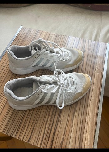 tek ebat Beden Adidas Beyaz Bağcıklı Spor Ayakkabı