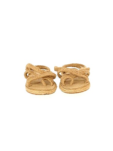 38 Beden PreLoved Sandalet %70 İndirimli.