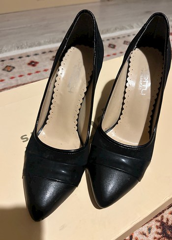 Siyah Pileli Stiletto Topuklu Kadın Ayakkabı - Görsel 2