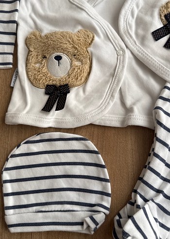 Bebek Erkek Beyaz Nakışlı Hastane Kıyafeti - Görsel 6