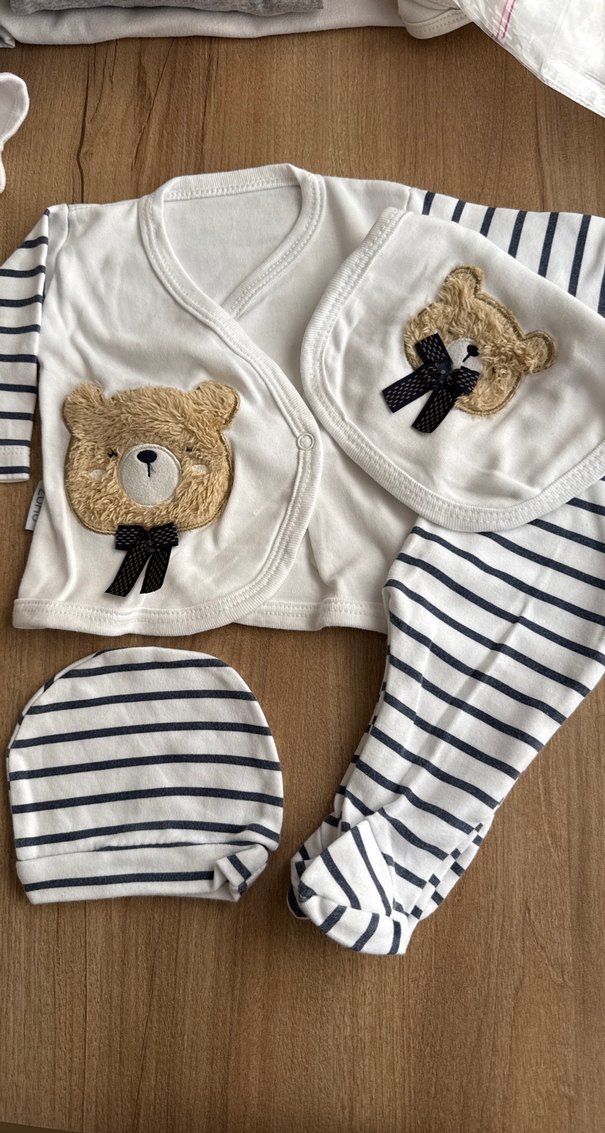 Bebek Erkek Beyaz Nakışlı Hastane Kıyafeti - Görsel 4