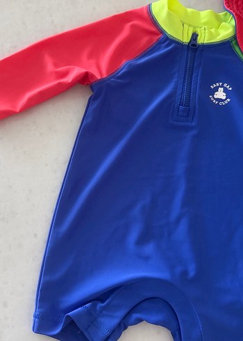 GAP Kısa Kollu Erkek Çocuk Mayo ve Şapka - Görsel 7