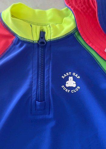 GAP Kısa Kollu Erkek Çocuk Mayo ve Şapka - Görsel 6