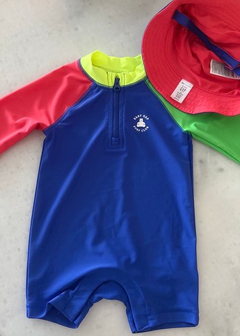 GAP Kısa Kollu Erkek Çocuk Mayo ve Şapka - Görsel 3