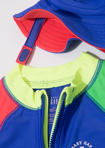 GAP Kısa Kollu Erkek Çocuk Mayo ve Şapka - Görsel 2