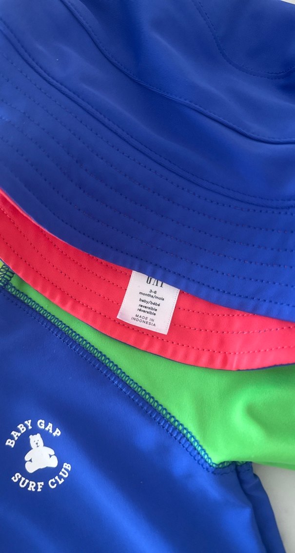 GAP Kısa Kollu Erkek Çocuk Mayo ve Şapka - Görsel 5