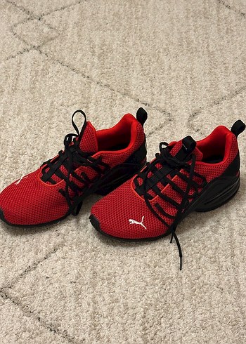 Puma Kirmizi Siyah Spor Ayakkabi