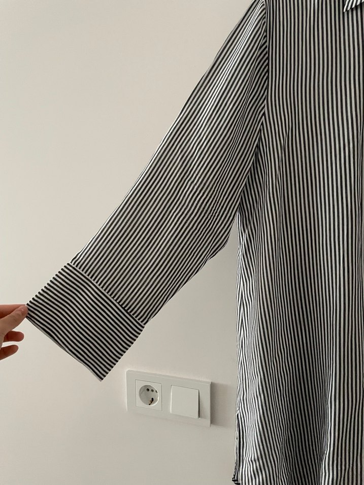 Düğmeli Gri çizgi Desenli Kadın Gömlek - Görsel 2