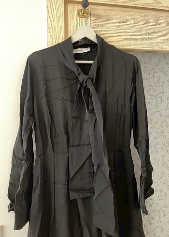 Uzun Siyah Keten Drapeli Ofis Elbisesi - Görsel 4