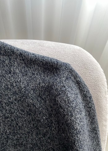 Gri Triko Boğazlı Kazak - Görsel 4