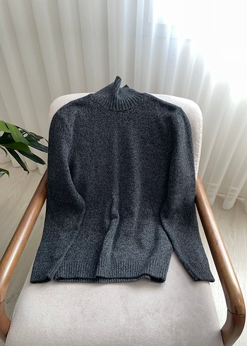 Gri Triko Boğazlı Kazak - Görsel 3