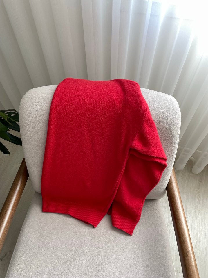 Kırmızı kazak - Görsel 3