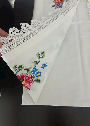 Beden beyaz Renk Nakışlı ve Dantelli Geleneksel Kumaş Örtü