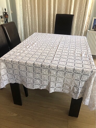 Dantel masa örtüsü
