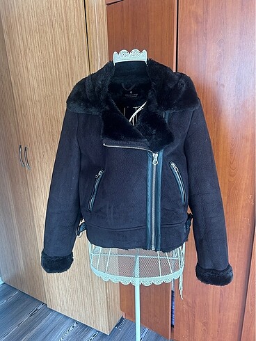 s Beden Stradivarius mont