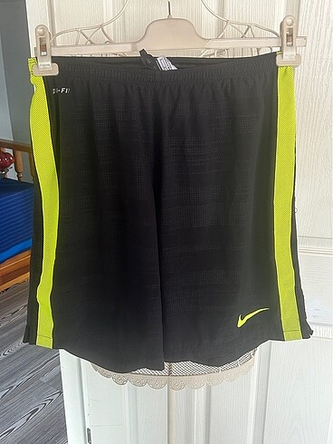 Nike şort