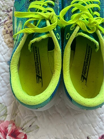 39 Beden Skechers spor ayakkabı