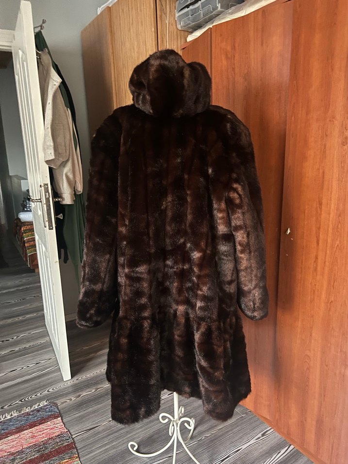 Kahverengi Uzun Suni Kürk Kadın Kaban - Görsel 2