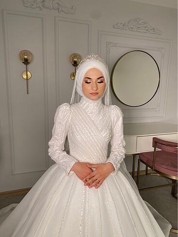 Kristal işlemeli A kesim ışıltılı gelinlik