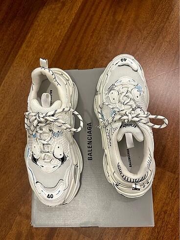 40 Beden Balenciaga