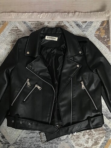 Kısa biker deri ceket