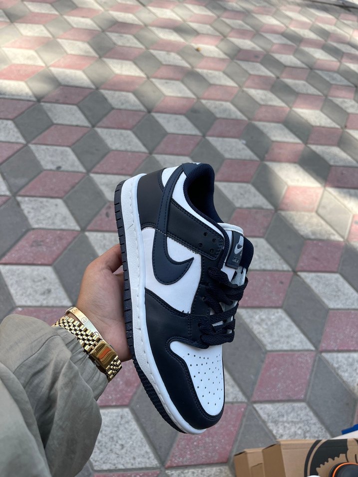 Nike Siyah-Beyaz Düşük Bilekli Sneaker 36-40 aralığı — görsel 6/7