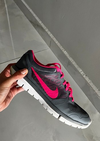 Nike Yuruyus Ayakkabisi