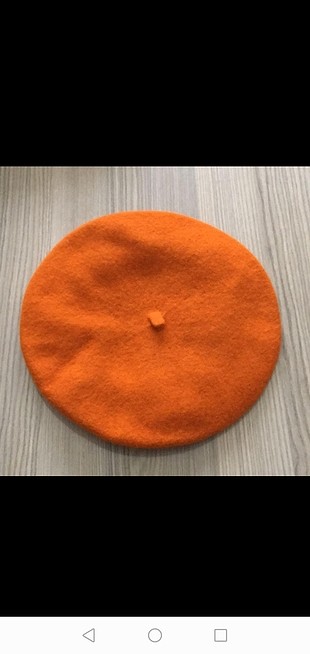 turuncu şapka 