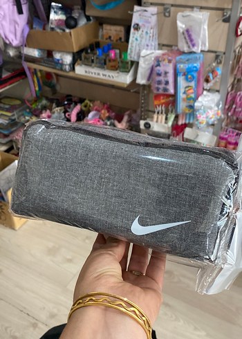 Nike Gri Dokulu Spor Kalemlik