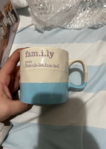 Pastel Mavi Aile Temalı Seramik Kupa - Görsel 2