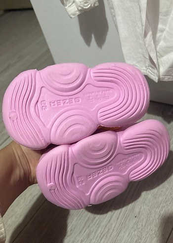 Kız Çocuk Pembe Baskılı Bantlı Terlik - Görsel 2