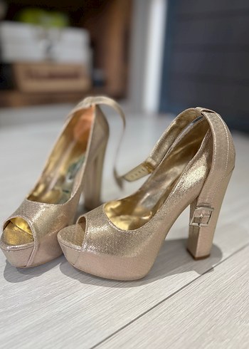 Altın Renkli Kadın Ayakkabı - Görsel 2