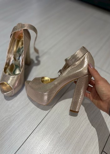 Altın Renkli Kadın Ayakkabı - Görsel 4