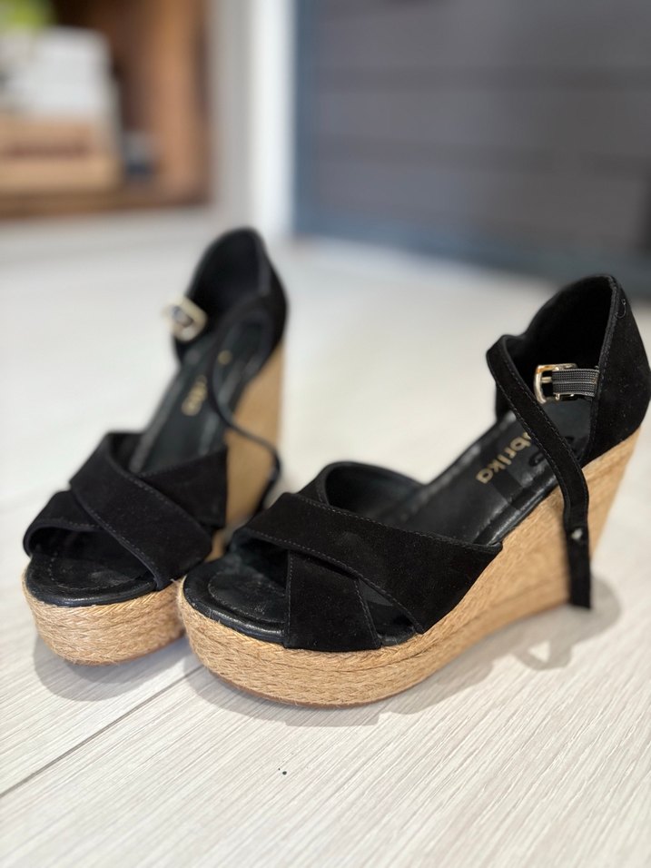 Siyah Kadın Dolgu Topuklu Sandalet - Görsel 3