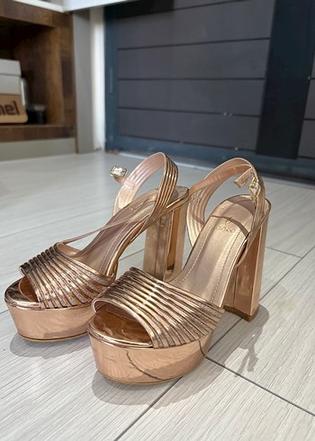 Altın Renkli Platform Topuklu Kadın Abiye Ayakkabı - Görsel 2