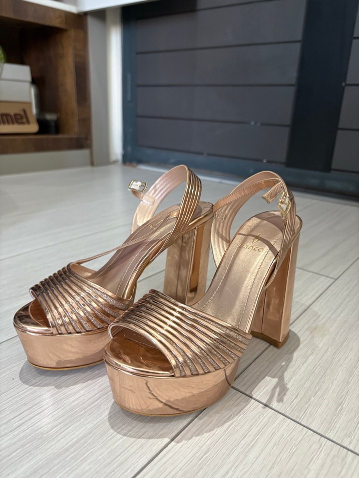 Altın Renkli Platform Topuklu Kadın Abiye Ayakkabı - Görsel 2