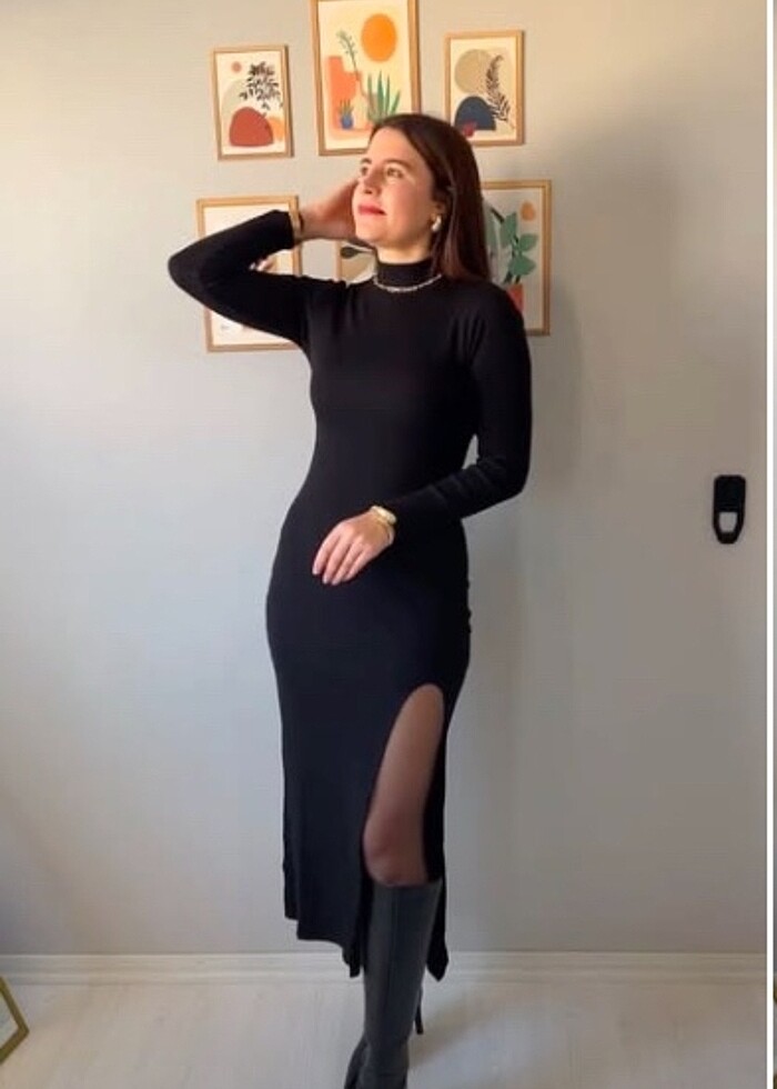 Siyah yırtmaçlı elbise - Görsel 2