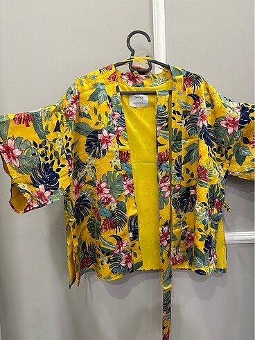 Bershka kimono