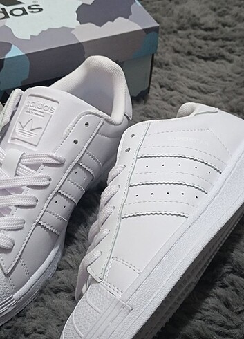 36 Beden Adidas süperstar white İthal ürün ?? Orjinal kutusu ile gönderi