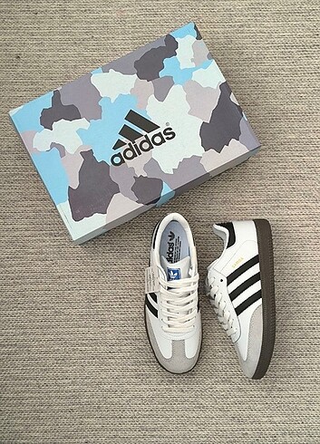 ADİDAS SAMBA BEYAZ
İTHAL ÜRÜN??MÜKEMMEL KALİTE.

36-37-38-39-40 - Görsel 2