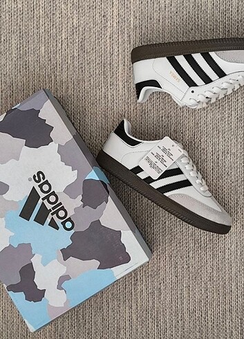 ADİDAS SAMBA BEYAZ
İTHAL ÜRÜN??MÜKEMMEL KALİTE.

36-37-38-39-40 - Görsel 3