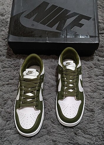 39 Beden haki Renk Nike dunk low HAKİ Orjinal barkodlu üründür 36-37-38-39-40-41-4
