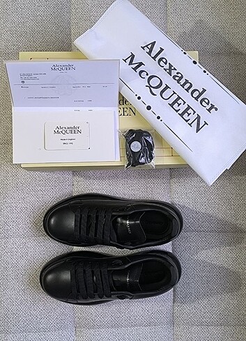 43 Beden siyah Renk ????ALEXANDER MCQUEEN ???? İTHAL ÜRÜN TOZ TORBASI? YEDEK BAĞCI